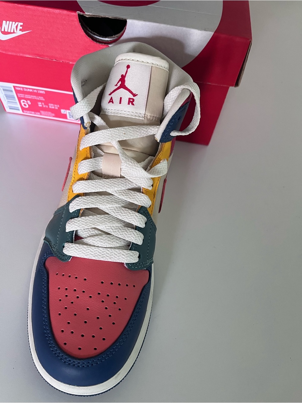 Womens Air Jordan Retro 1 Mid SE 'Multi Color (2022) - Picture 4 of 10